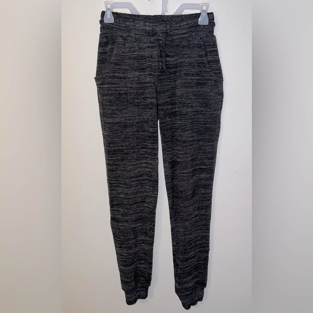 Rue21 Women’s Grey Drawstring Joggers with Pockets! Size small.